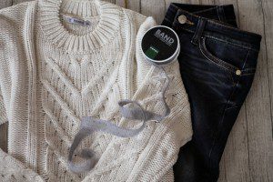 Strickpullover mit Band Schnürung blogger DIY Fashion Upcycling Kordel Herbst Trend