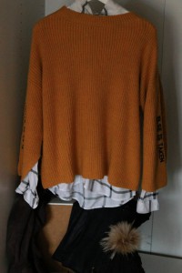 Essentials Herbst Pullover Hemd unter einem Statement pulllover fashion Tipps Shopping
