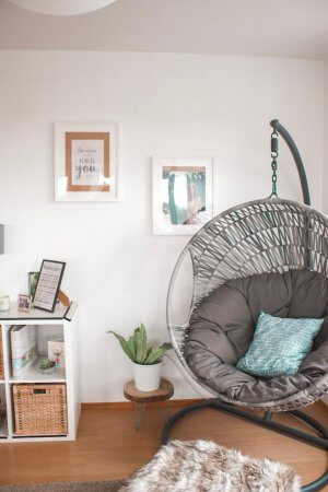 5 Einrichtungstipps- Tropical Boho Wohnzimmer und Hängesessel