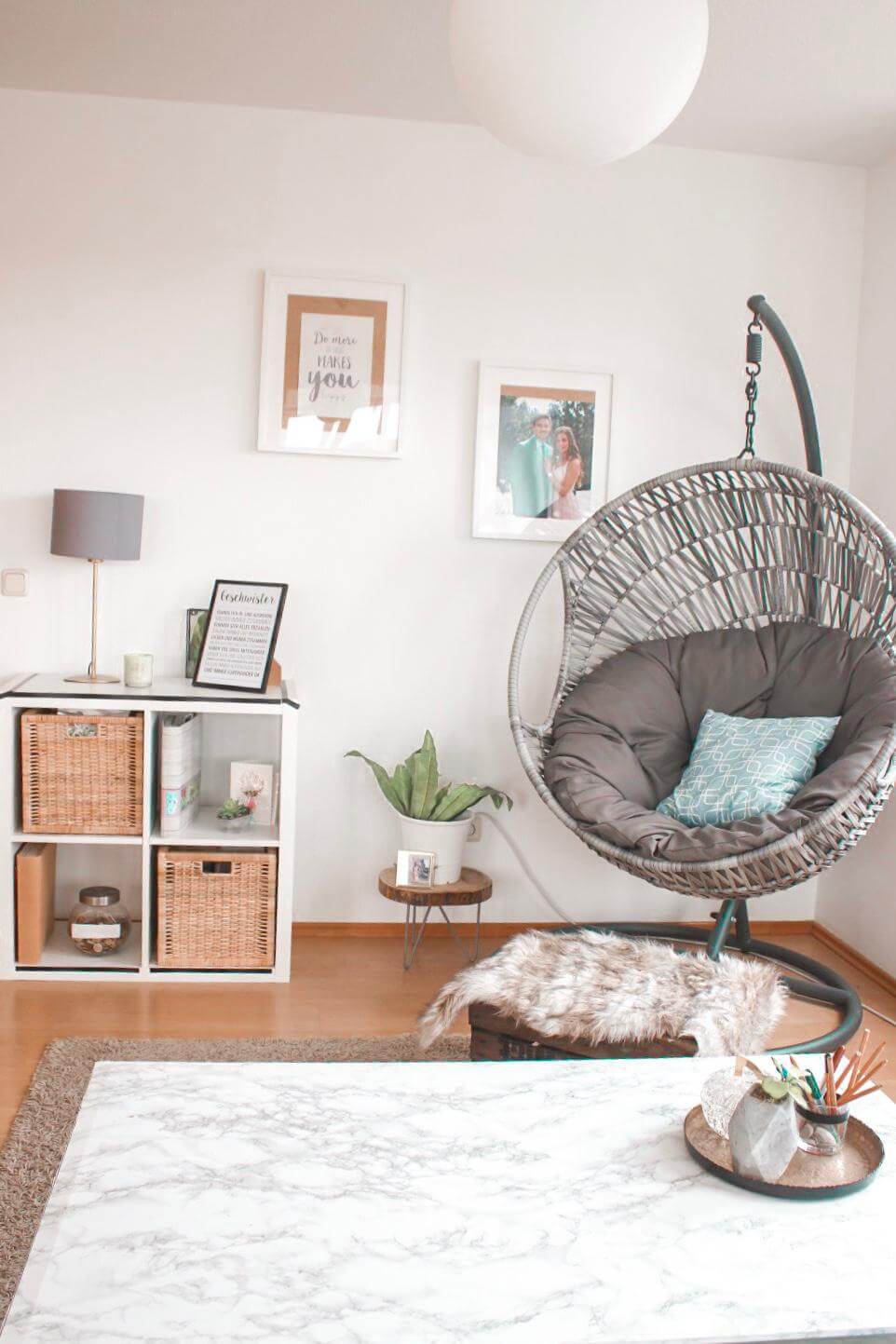 5 Einrichtungstipps- Tropical Boho Wohnzimmer und Hängesessel (4)