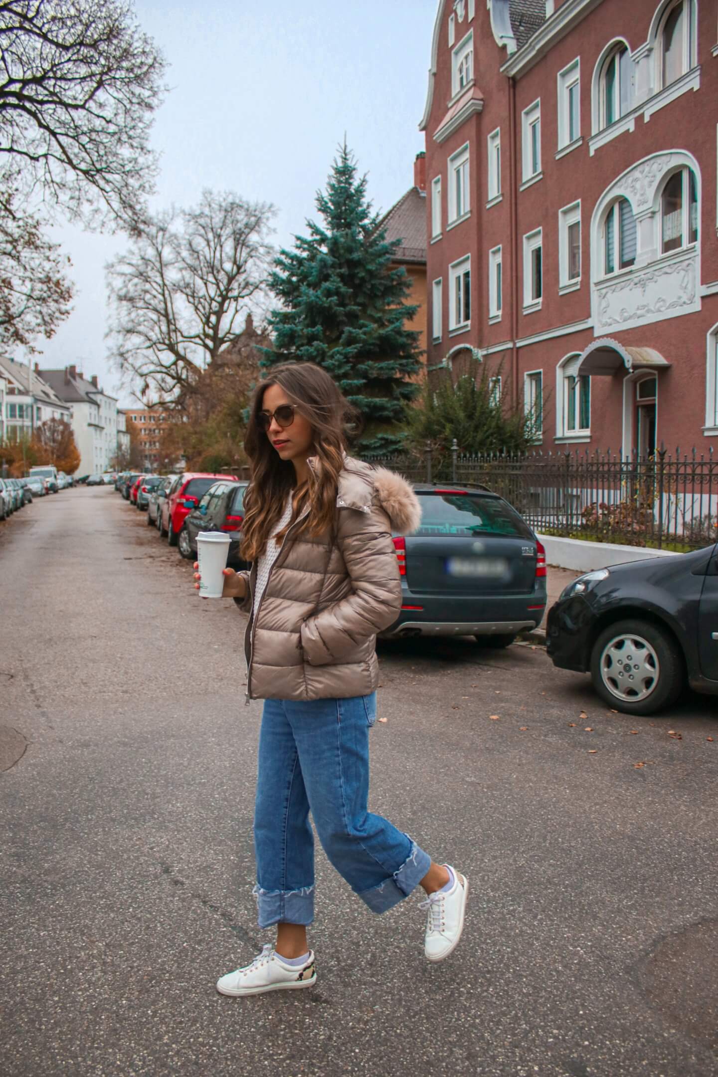 Wide leg Jeans sind IN – Skinny Jeans OUT I Wie kombinieren wir den Jeans Trend1