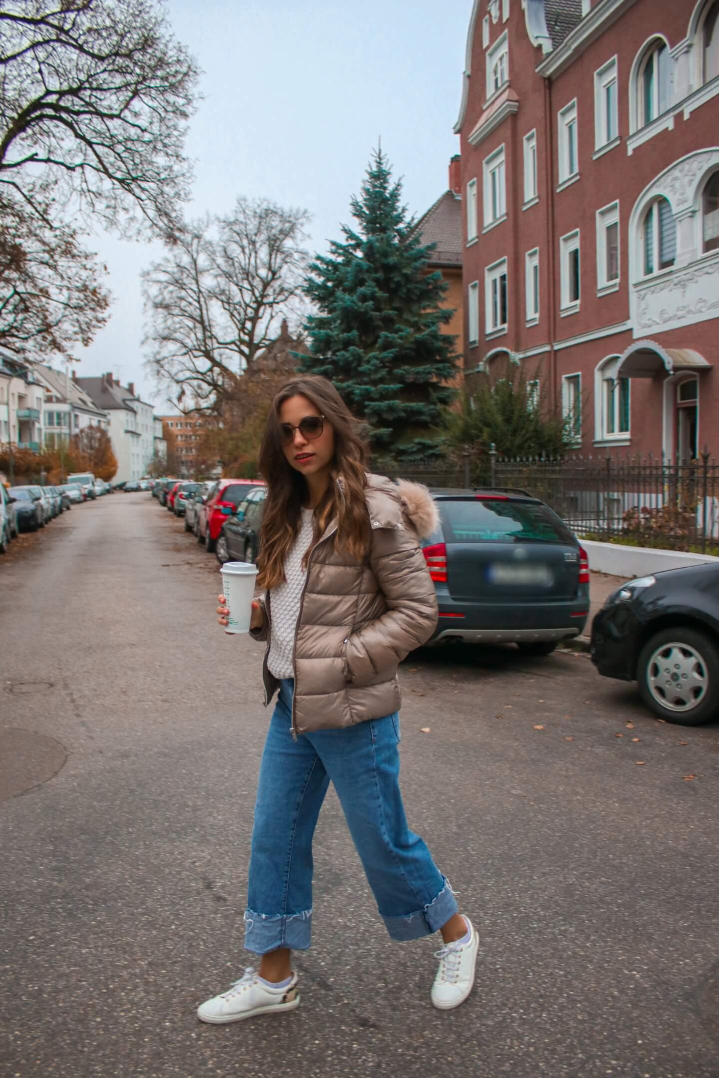 Wide leg Jeans sind IN - Skinny Jeans OUT I Wie kombinieren wir den Jeans Trend?