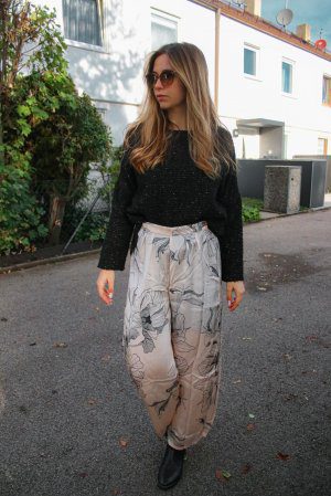 Pyjama Trend – Wie du ihn im Alltag kombinierst von Pyjama und Nachtwäsche bis hin zu Bralettes