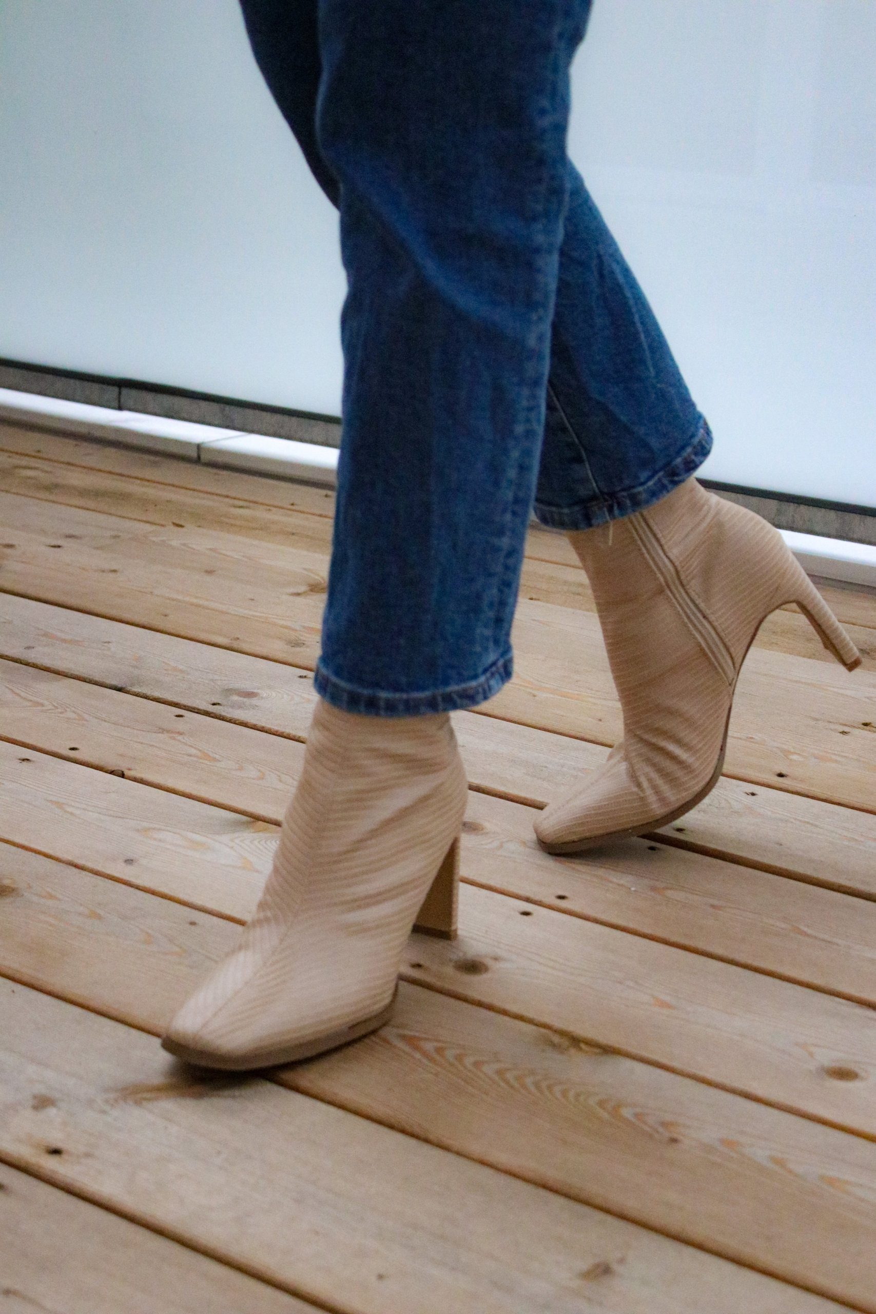 Bist du auf der Suche nach coolen Winterstiefeln- diese Boots sind der Trend im Winter7