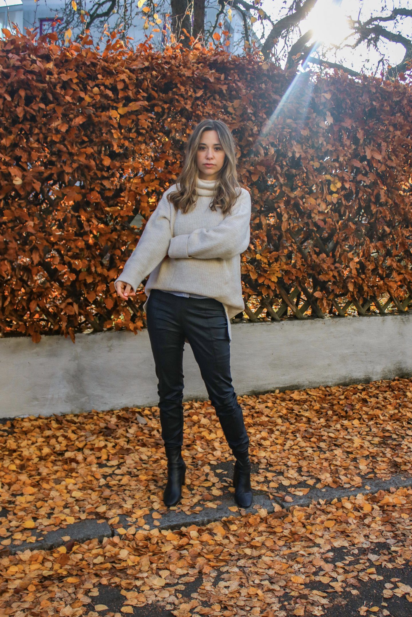 Mit diesem Fashion Teil siehst du im Herbst & Winter immer stylisch aus – Outfit Lederhose5