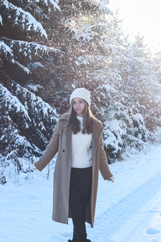 Winter-Outfit-mit-Wollmantel-So-kombinieren-wir-den-Wollmantel-im-Winter5