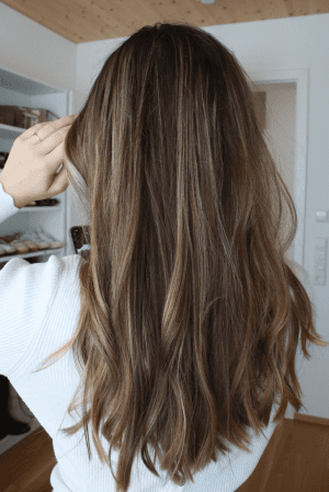 Haarfarbentrends 2023 - So tragen und stylen wir die angesagten Haarfarben!